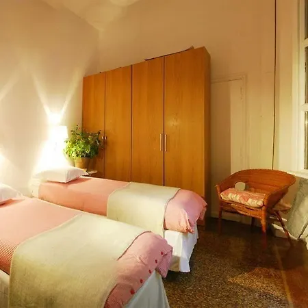 La Du Jeune Homme Apartment